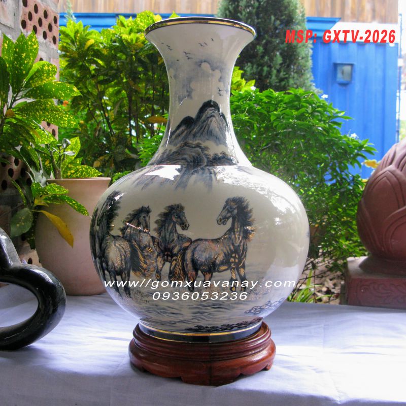 Bình gốm Bát Mã Toàn Đồ vẽ vàng