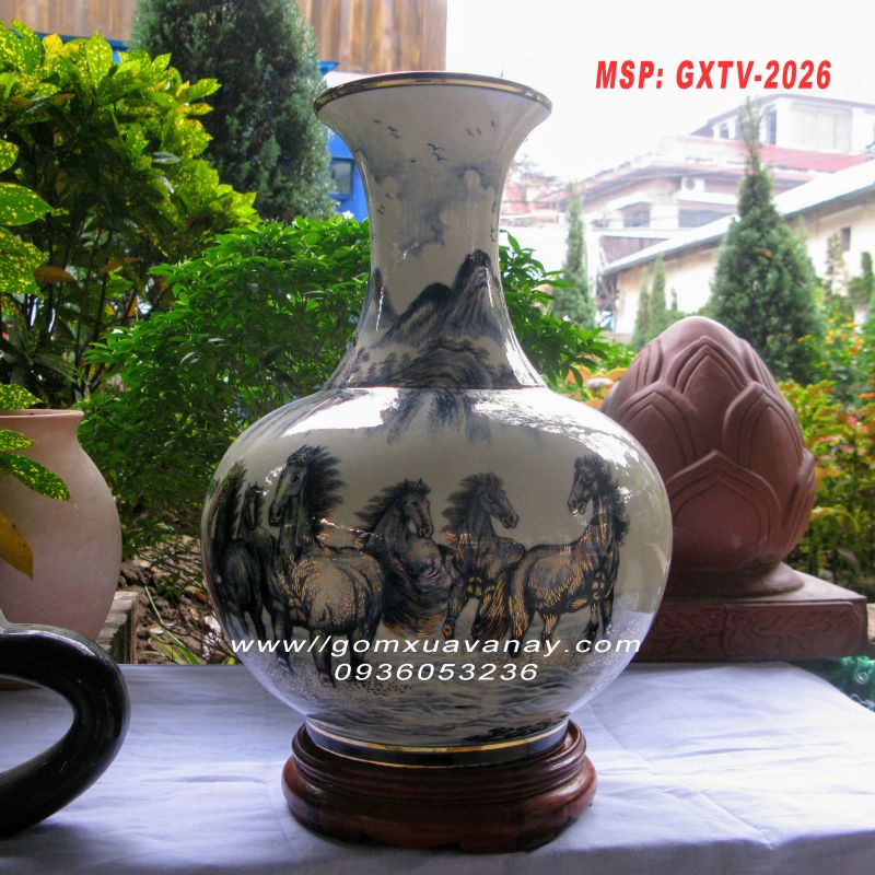 Bình gốm Bát Mã Toàn Đồ vẽ vàng