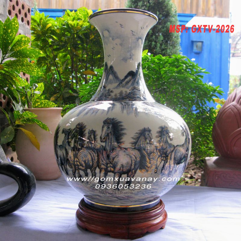 Bình gốm Bát Mã Toàn Đồ vẽ vàng